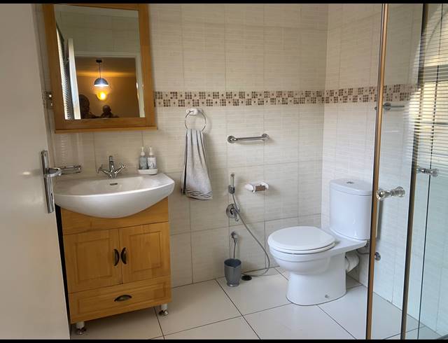 5 BEDROOM HOUSE FOR SALE IN MONDEOR